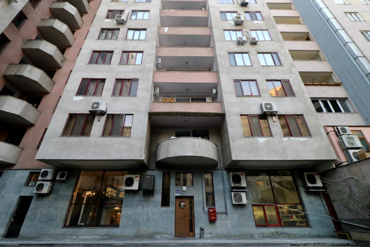 Stay Inn Apartments At Northern Avenue Yerevan Bagian luar foto